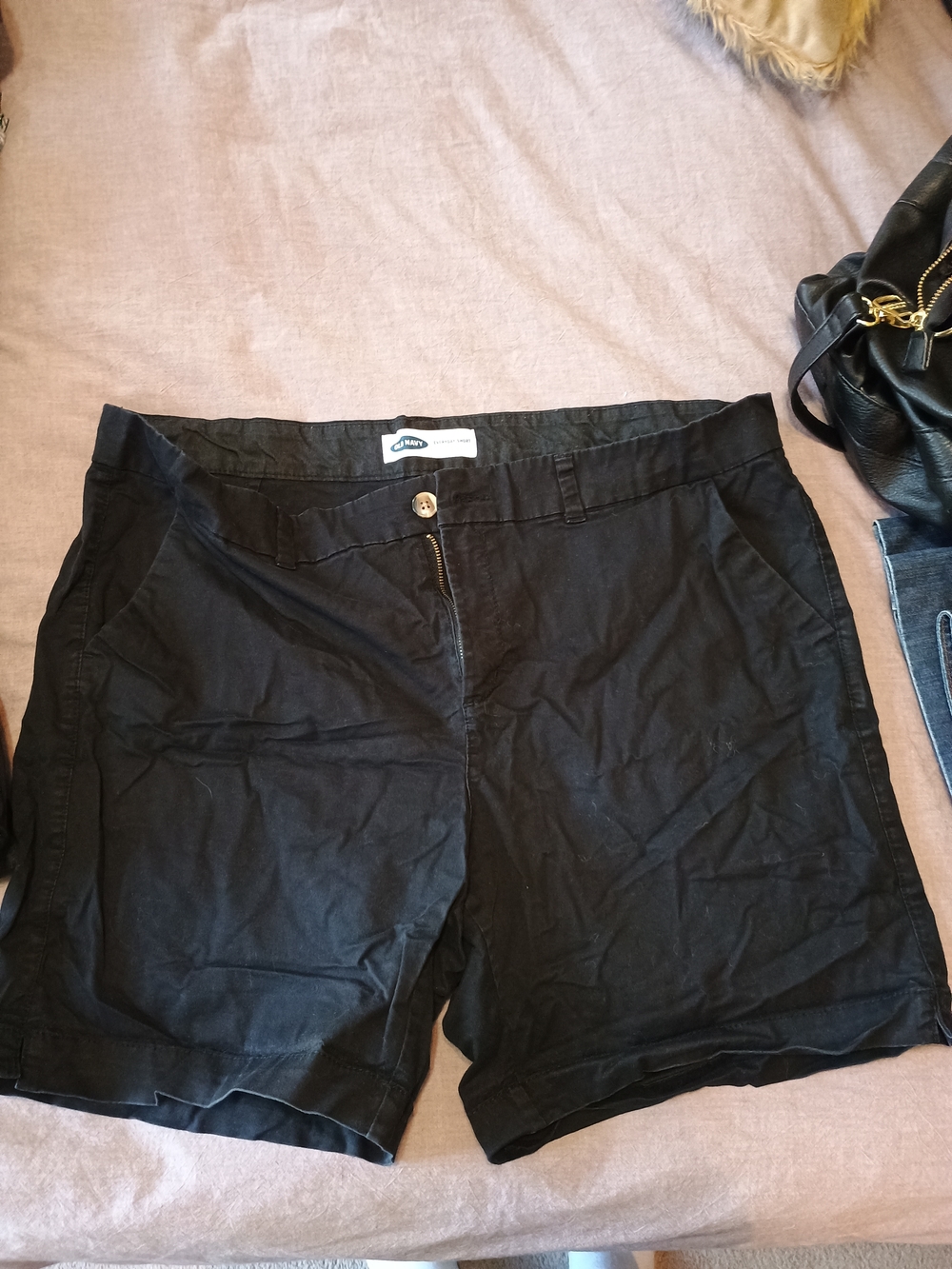 Old Navy Black Women's Bermuda Shorts